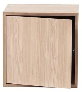 Muuto Stacked Hyllyjärjestelmä Medium ovella, tammi