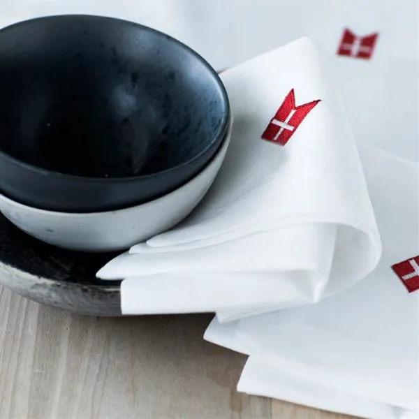 Langkilde & Søn - Syntymäpäiväliina kankaasta, jossa on Tanskan lippu